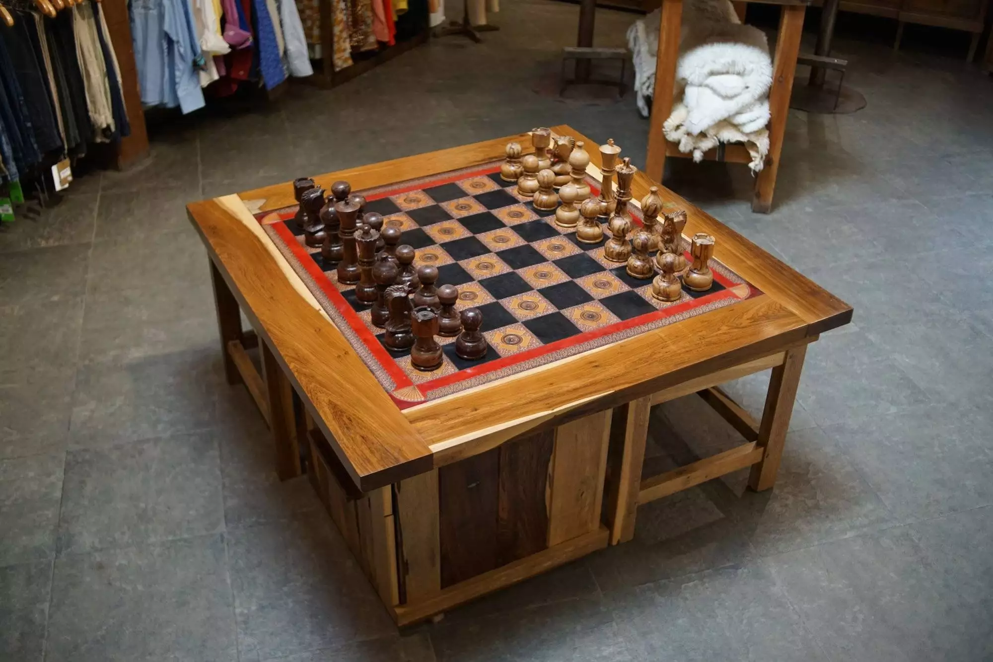 Mesa de ajedrez gigante.